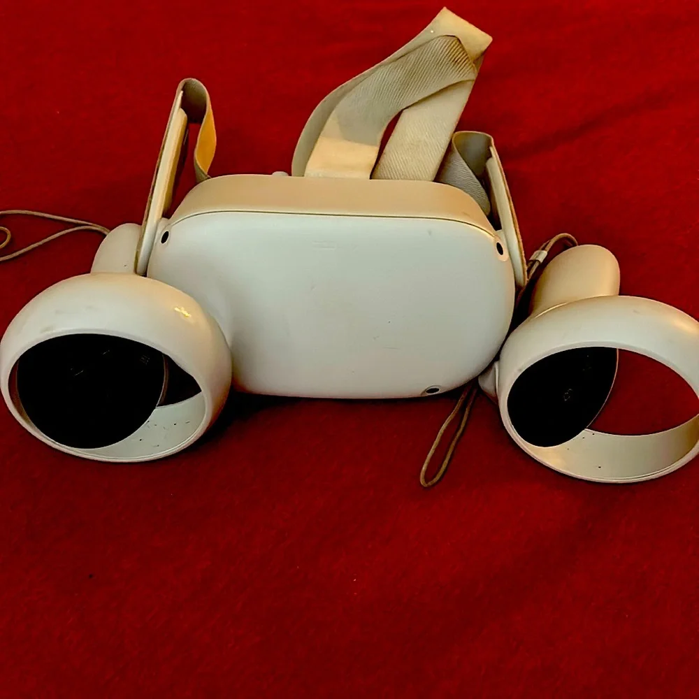 Oculus for sale with controllers